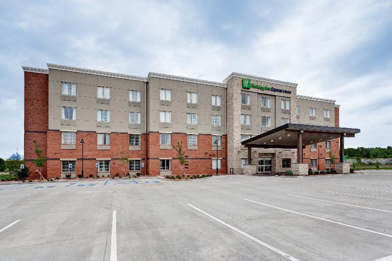 Holiday Inn Express & Suites Great Bend By Ihg Exteriér fotografie